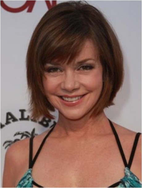 short hairstyles for women in their 30s