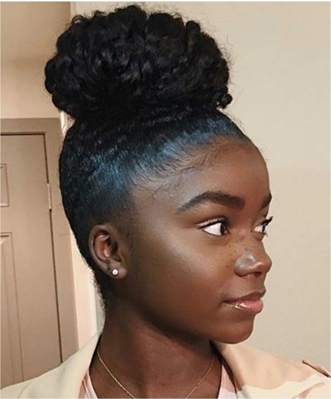 Pinterest tomeciak Black Hairstyles Elegant Black Girl Bun Hairstyles