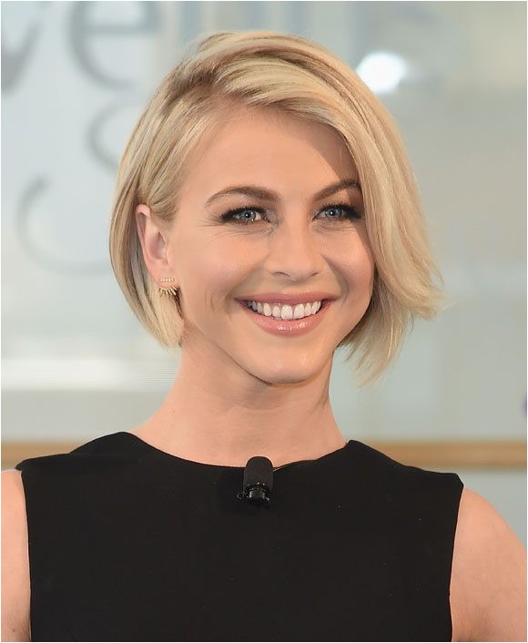 15 best short haircuts for women over 40