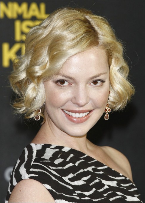 katherine heigl hairstyle shiny short curly bob haircut