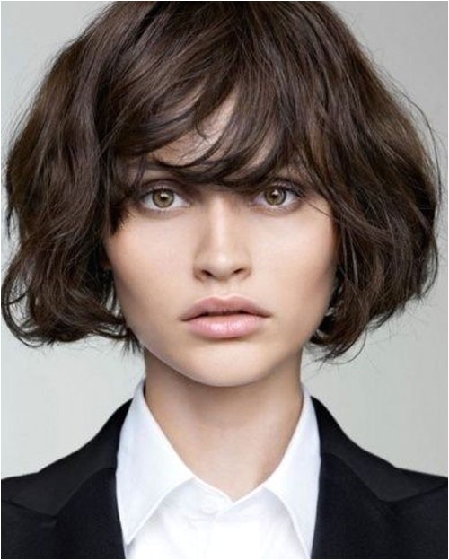 22 short hairstyles for wavy hair