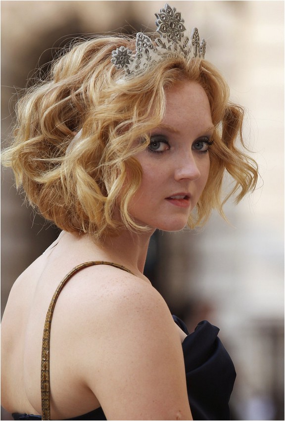 lily cole romantic short wavy curly bob hairstyle for wedding