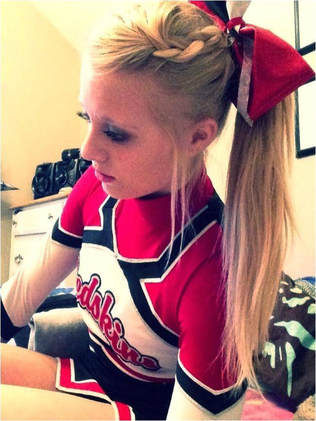 7 cute cheerleader hairstyles