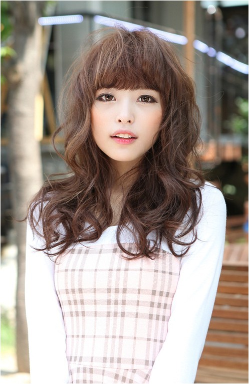 cute japanese hairstyle with bangs 2