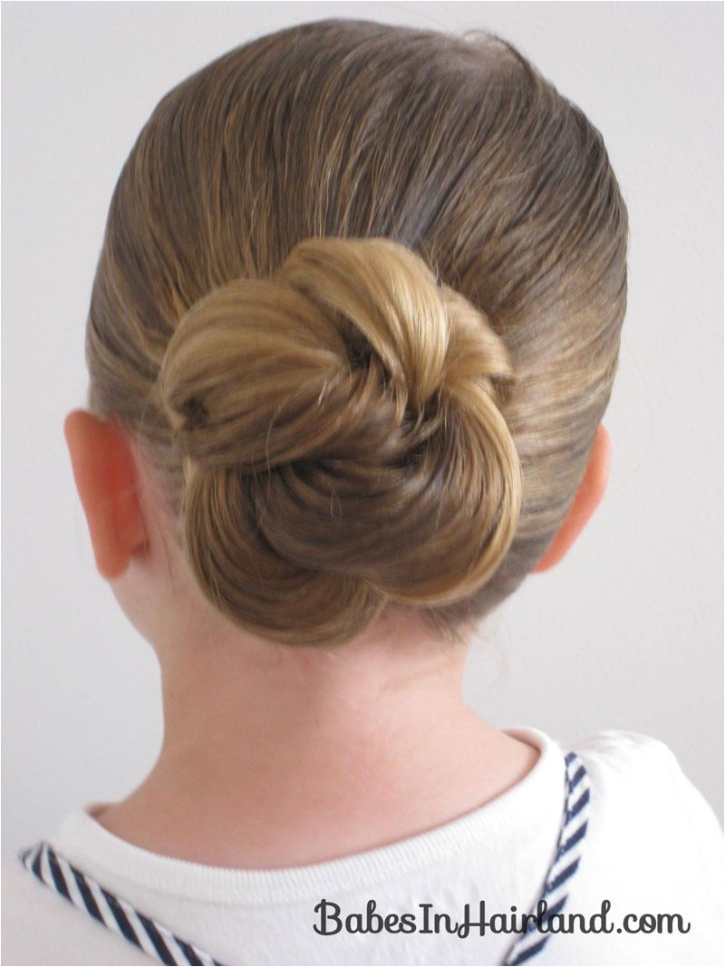 Loopy Bun Hairstyle Mine of course didn t look quite so sleek and polished but still turned out pretty cute and M liked it