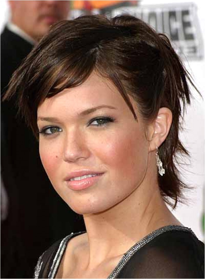 short hairstyles for round faces 3