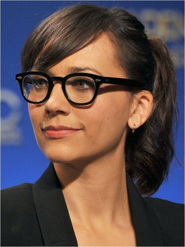 hairstyles with glasses to show the cute appearance