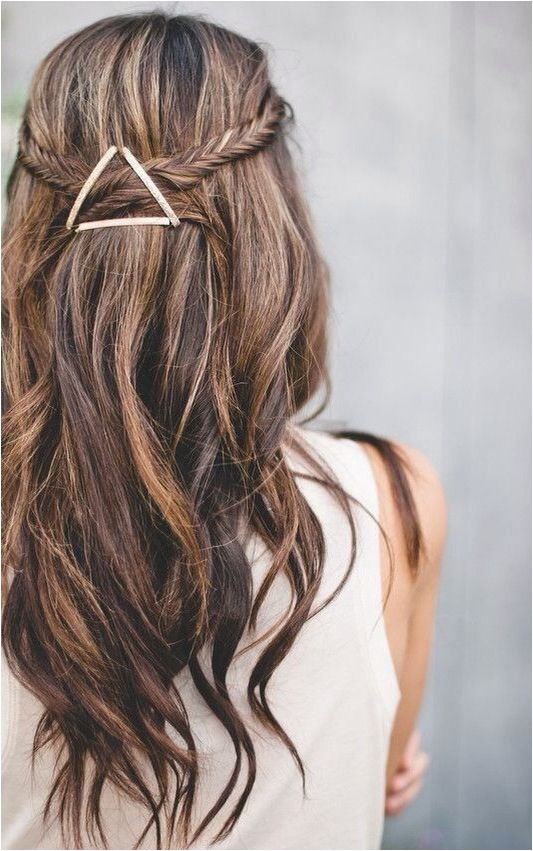 7 fun hairstyles with bobby pins