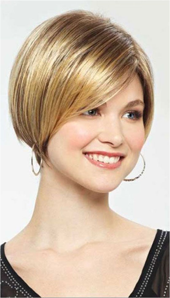21 short hairstyles for straight hair to try