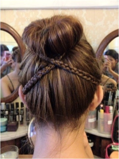 how to 5 different hair styles for the sock bun