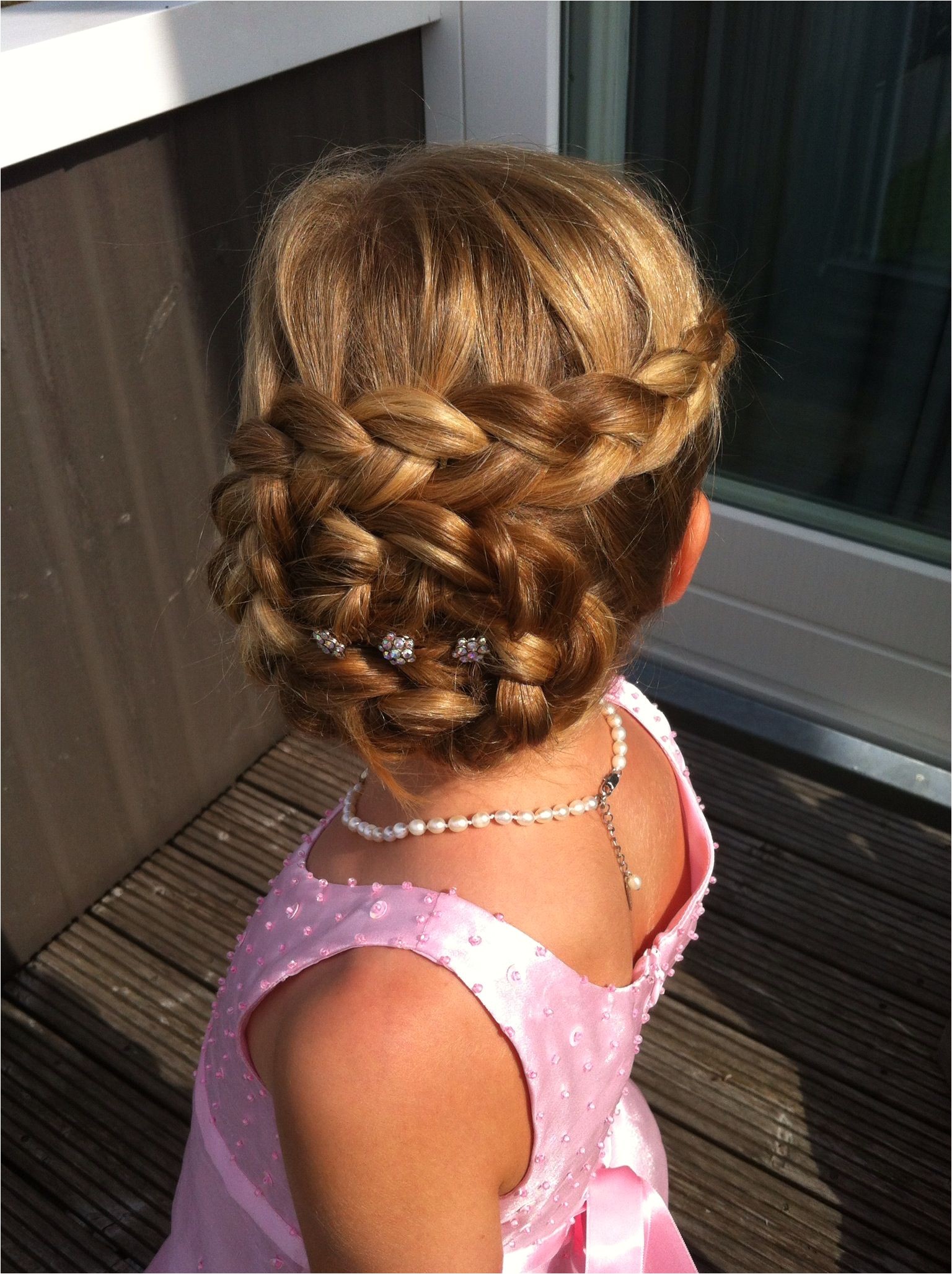 Flowergirl hair