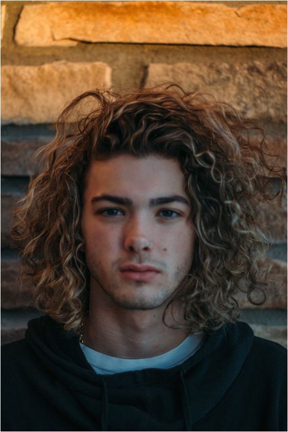 30 curly hairstyles for men
