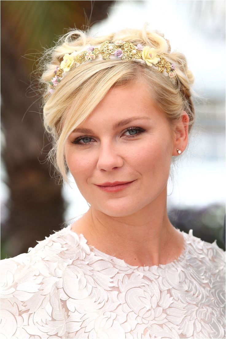 20 Gorgeous Flower Crowns Your Pinterest Board Needs Now Celebrity Wedding HairstylesIndian