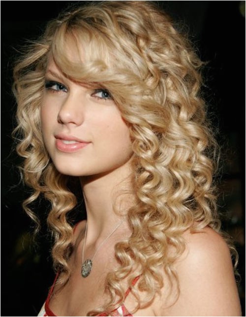 effortless and cool curly hairstyles for teenage girls
