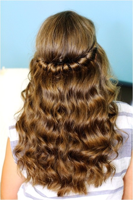 hairstyles half up half down with curls