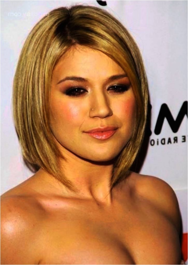 kelly clarkson hairstyle