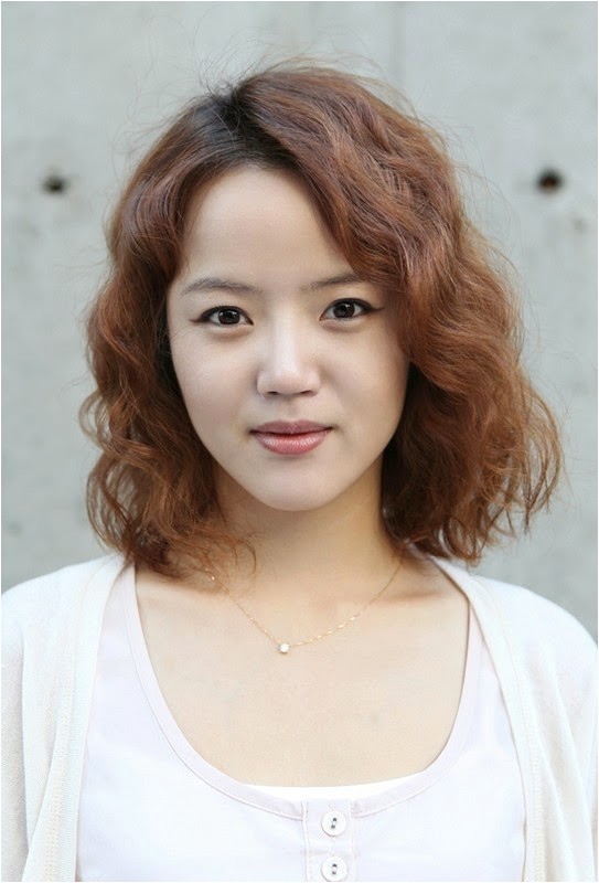 Korean Girls Short Hair Style Latest 