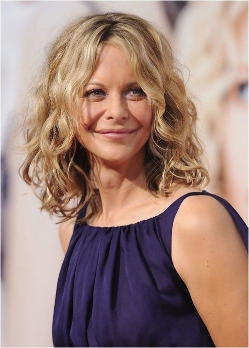 chic medium hairstyles for wavy hair