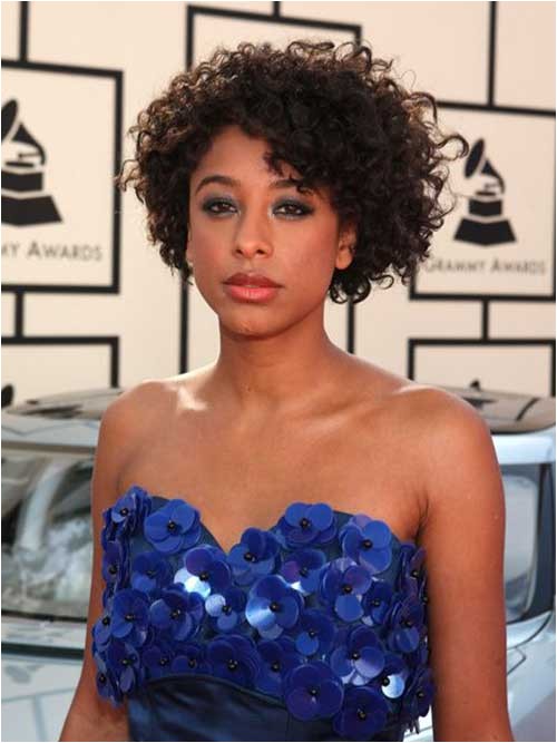 15 short curly hair for round faces