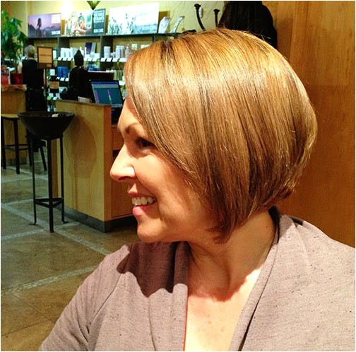 mamas got new short haircut and color