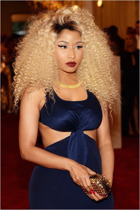 nicki minaj curly hairstyles