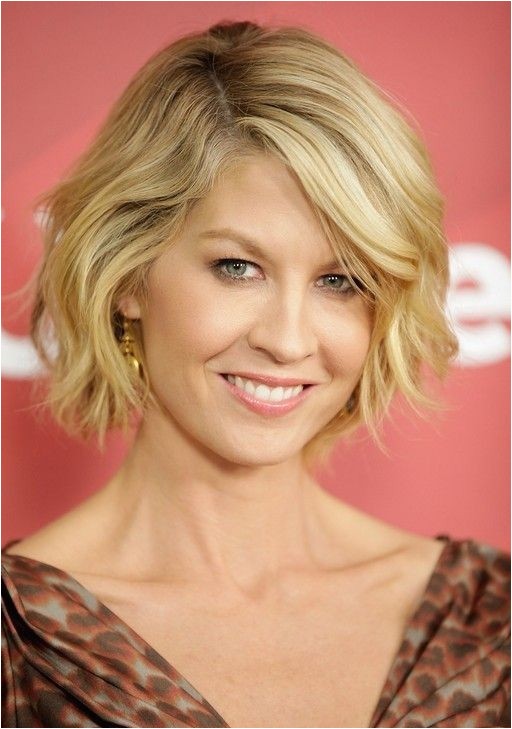 10 stylish wavy bob hairstyles medium short hair