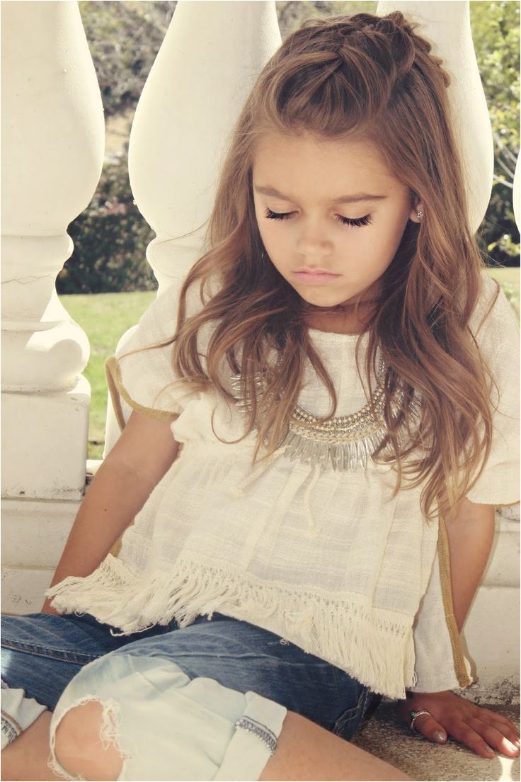 A Lil Bit Fancy BOHO Bambina I wanna learn how to do this braid also this little girl has more style than me
