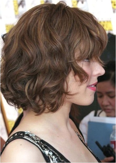 side view of soft wavy curly bob hairstyle from rachael mcadams