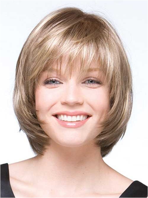 10 layered bob haircuts for round faces