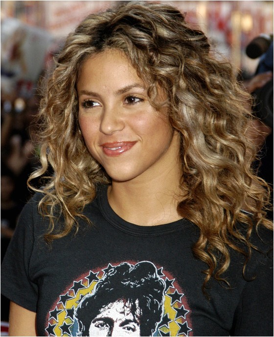 shakira natural curly hairstyle I