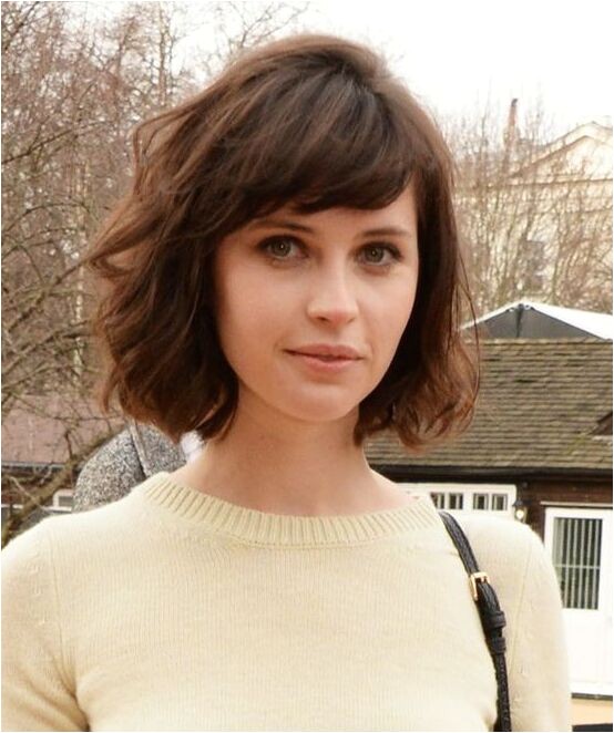 14 flattering short hairstyles for your office look