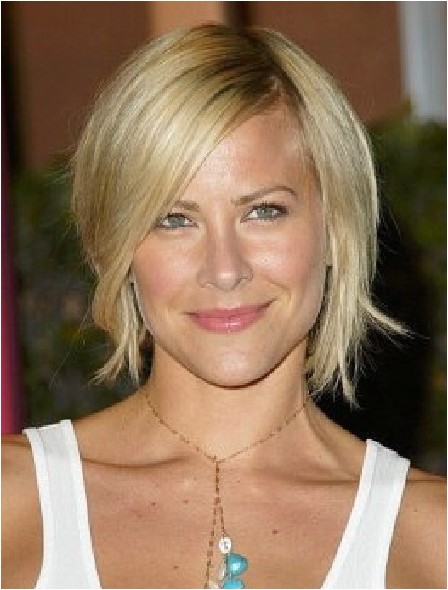 short wedge hairstyles for women