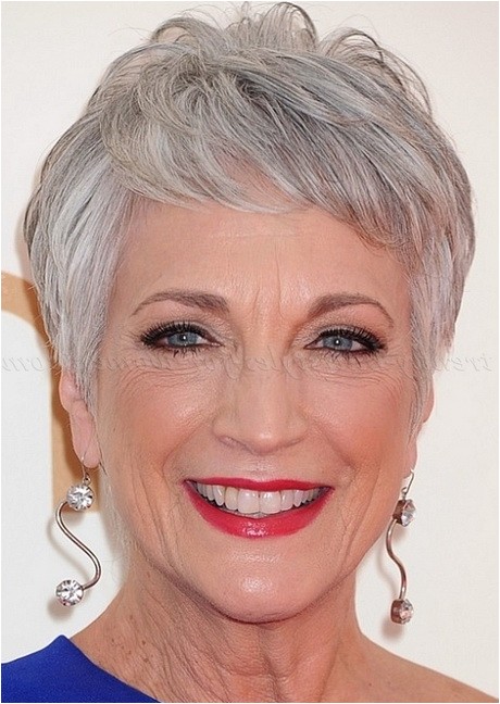 short hairstyles for women over 50 2016