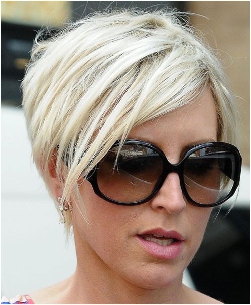 Short Reverse Bob Haircut Trendy Short Hairstyles for Women