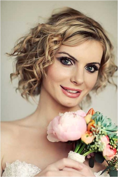 wedding hairstyles for short curly hair