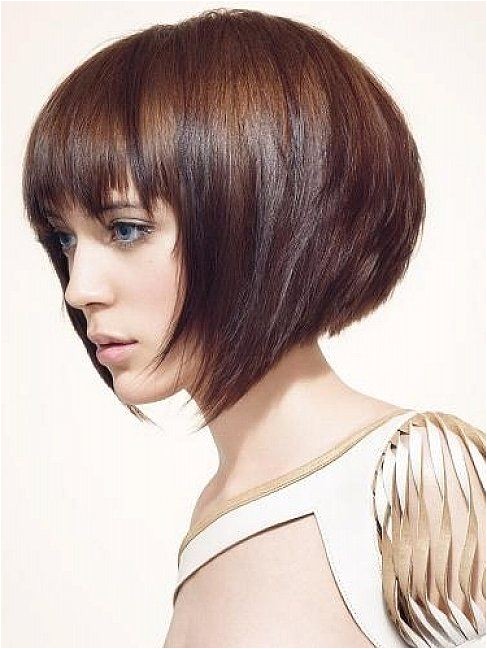 what does a feathered bob hairstyle look like