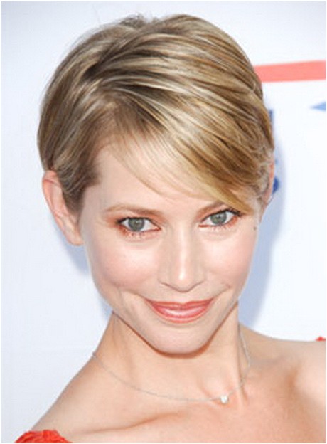 short hairstyles for women with thin hair