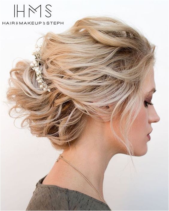 easy updos for short hair to do yourself