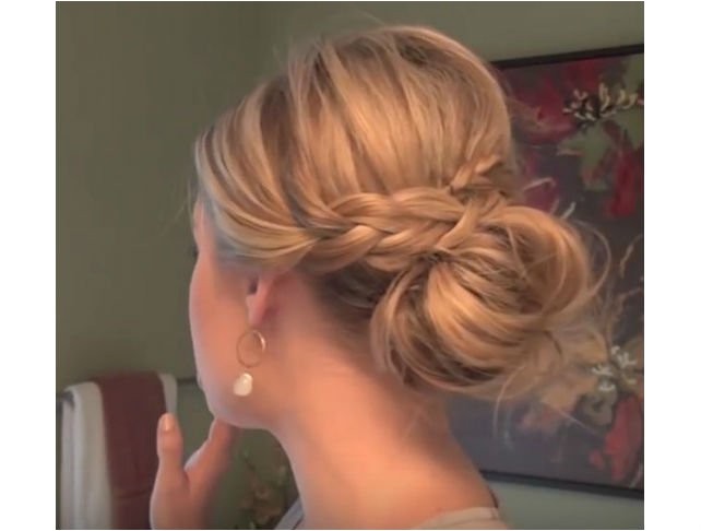 how to put your hair up in a bun