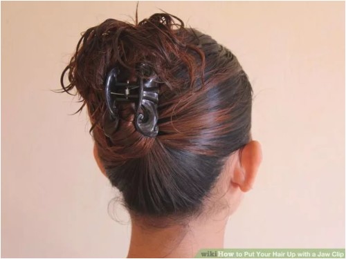 claw clip hairstyles