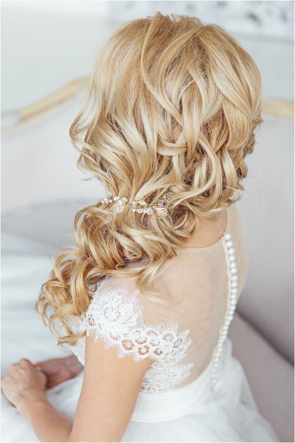 brides favorite wedding hair styles for long hair