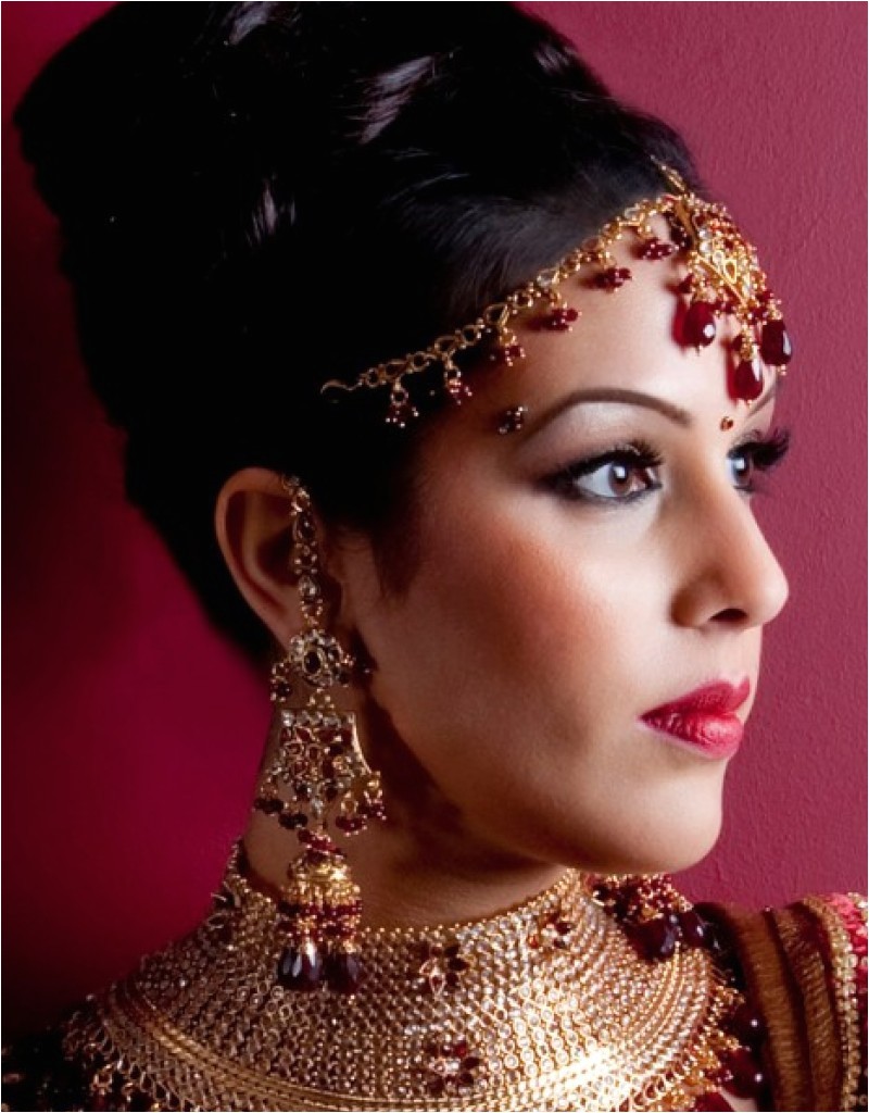 hairstyle for indian wedding dinner