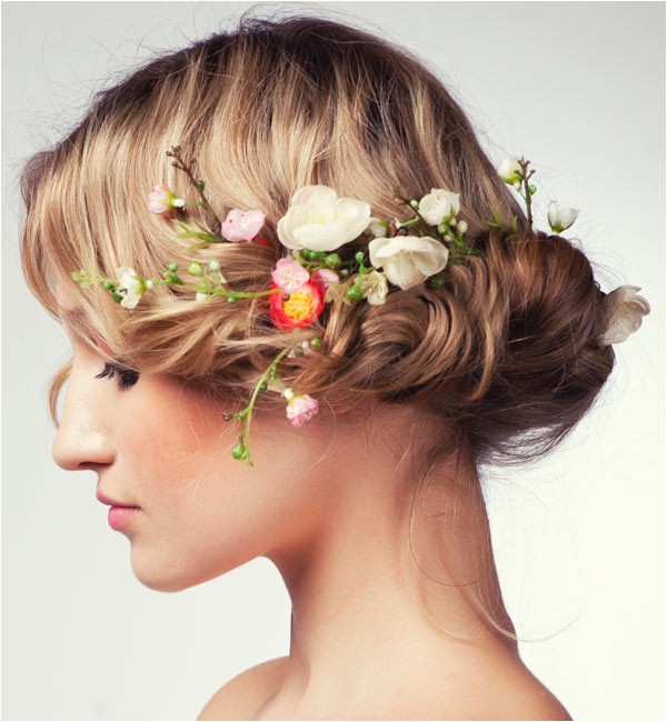 unique wedding hairstyles with flowers
