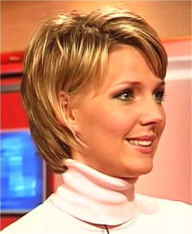 easy short hairstyles for women over 50