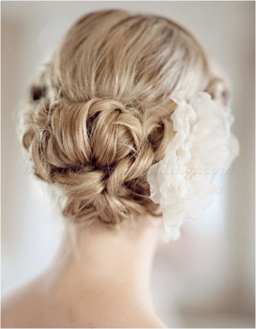 bridal chignon with veil