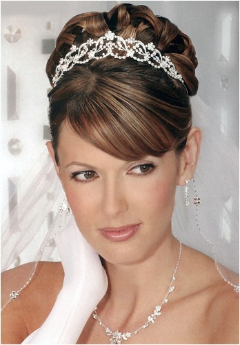 bridal hairstyle with tiara