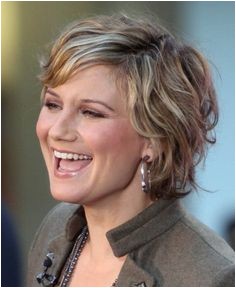 hairstyles for women over 50 with round faces and curly hair