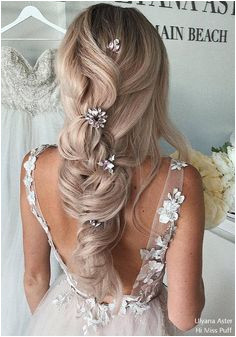 26 Ulyana Aster Long Wedding Hairstyles
