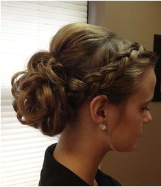 12 Amazing Updo Ideas for Women with Short Hair
