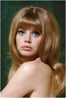 60s bangs 1970 Hairstyles Vintage Hairstyles Girl Hairstyles Classic Hairstyles Gorgeous Hairstyles